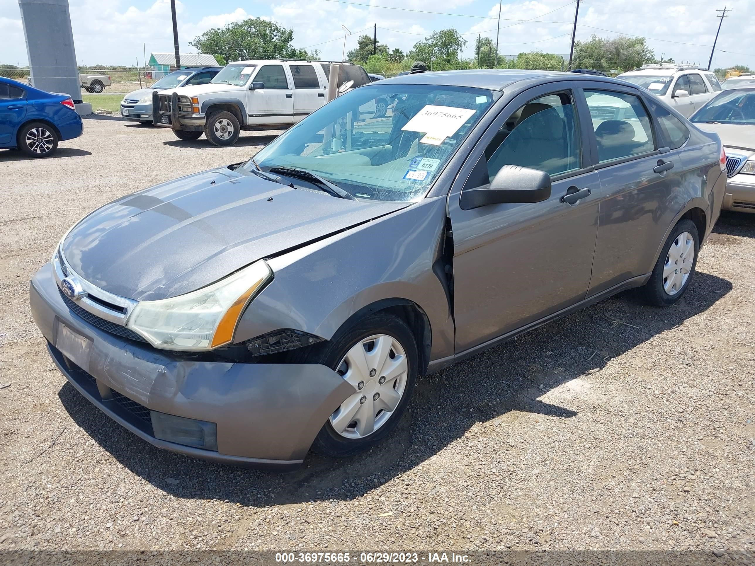 Photo 1 VIN: 1FAHP3EN0BW106572 - FORD FOCUS 