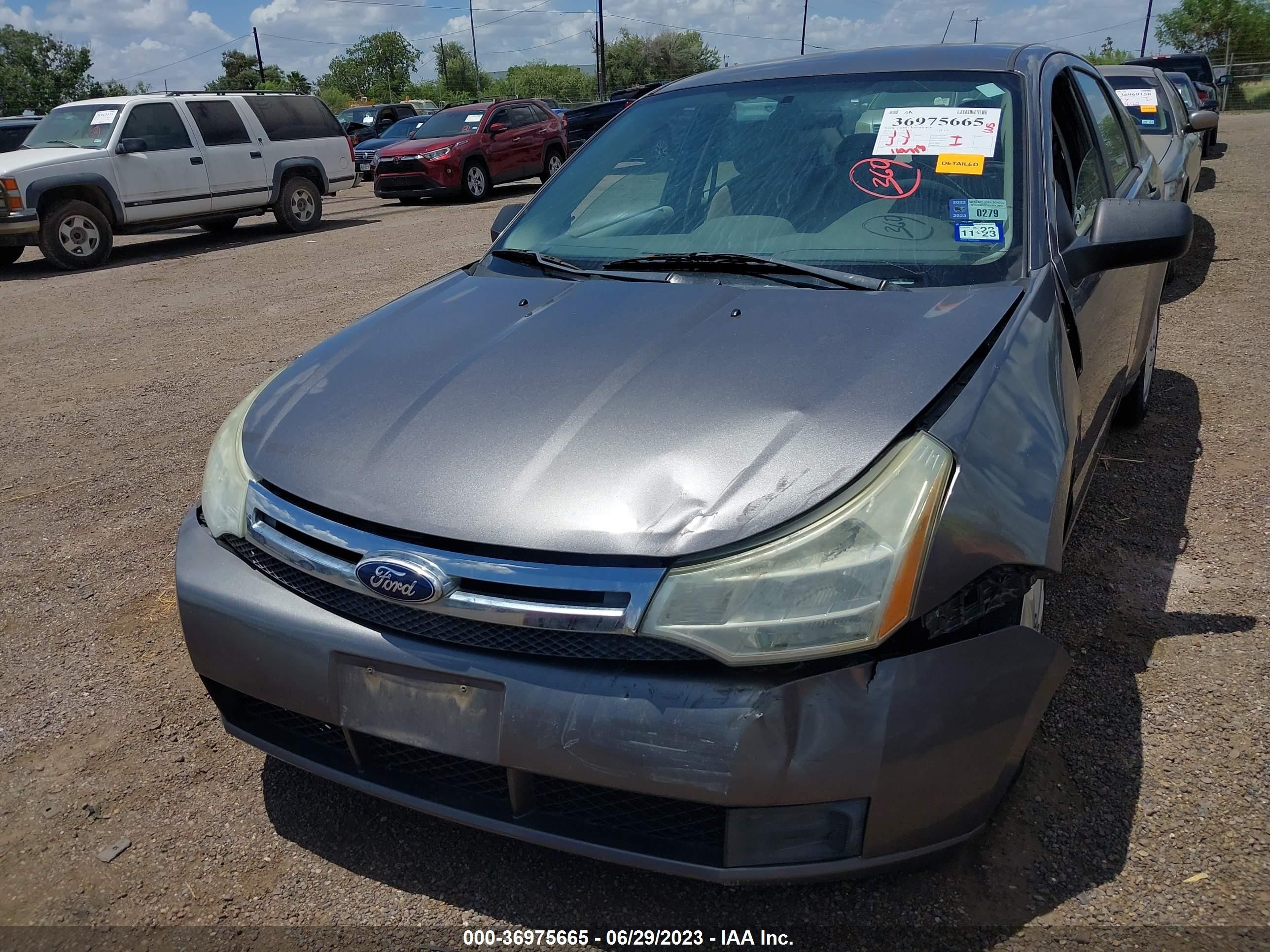 Photo 5 VIN: 1FAHP3EN0BW106572 - FORD FOCUS 