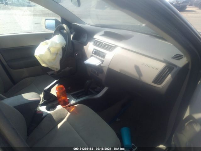 Photo 4 VIN: 1FAHP3EN0BW181093 - FORD FOCUS 