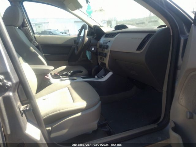 Photo 4 VIN: 1FAHP3EN1AW138686 - FORD FOCUS 