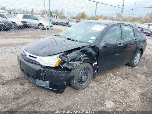 Photo 1 VIN: 1FAHP3EN2AW172216 - FORD FOCUS 