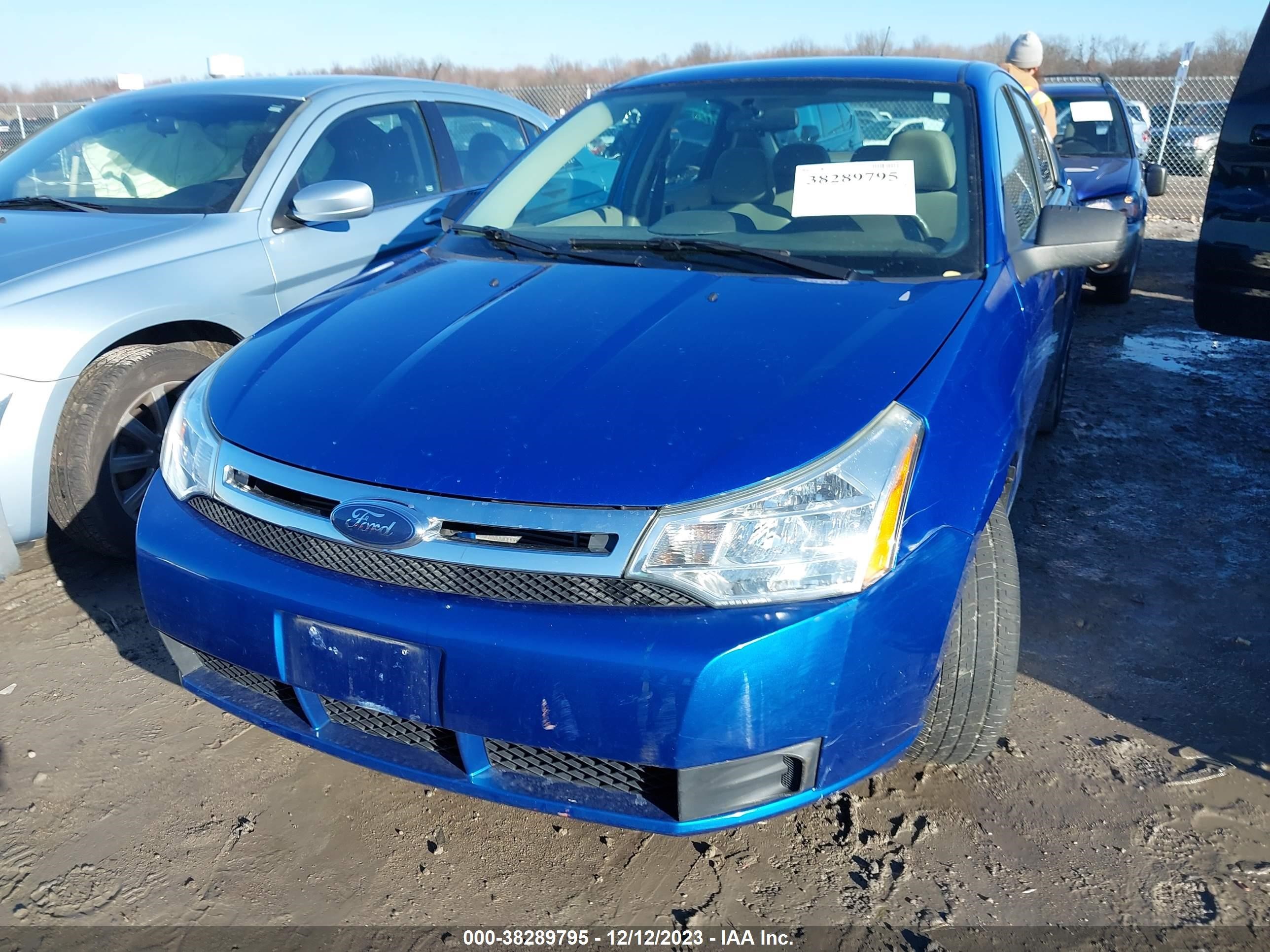 Photo 11 VIN: 1FAHP3EN2AW202332 - FORD FOCUS 