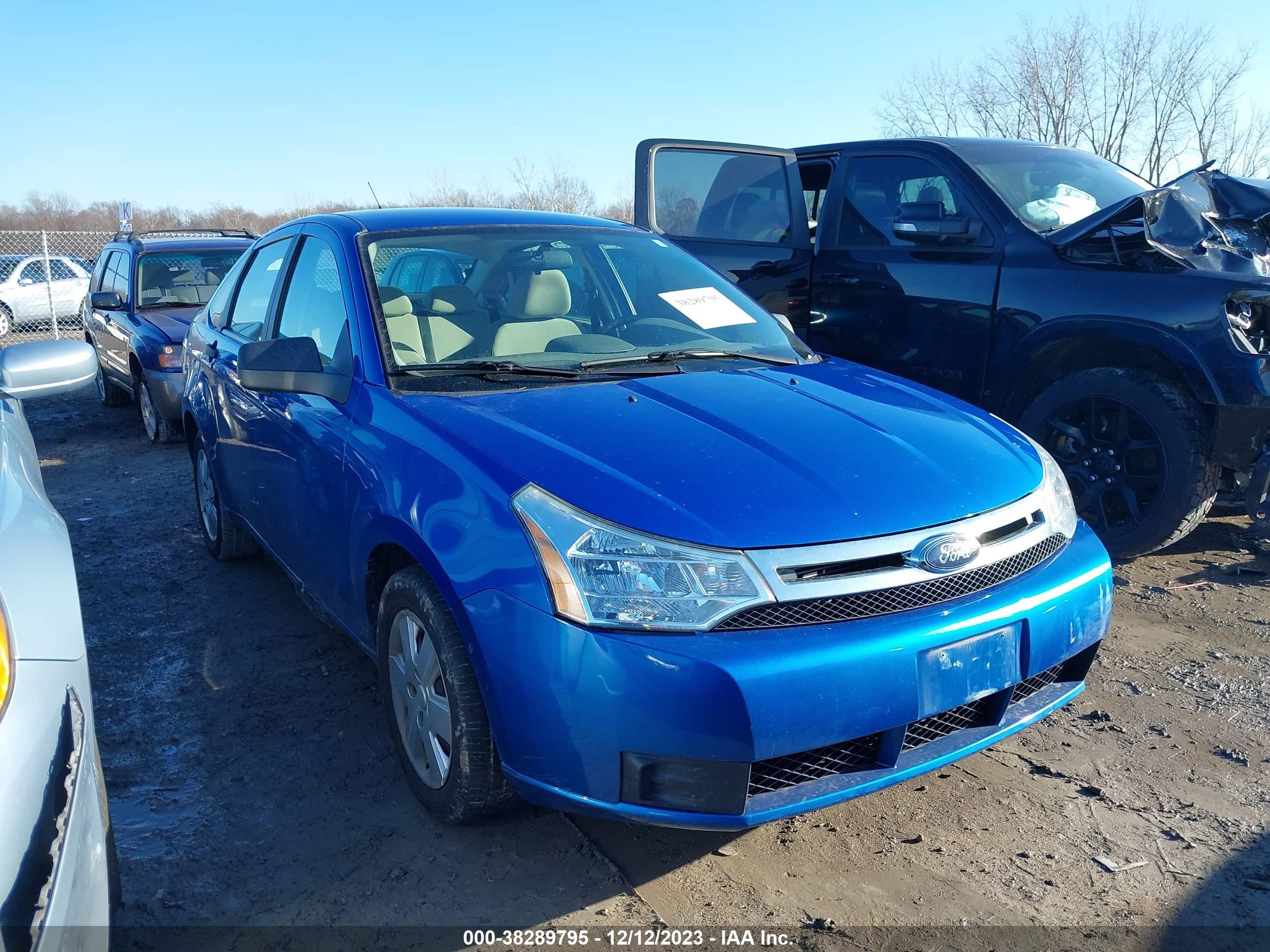 Photo 12 VIN: 1FAHP3EN2AW202332 - FORD FOCUS 