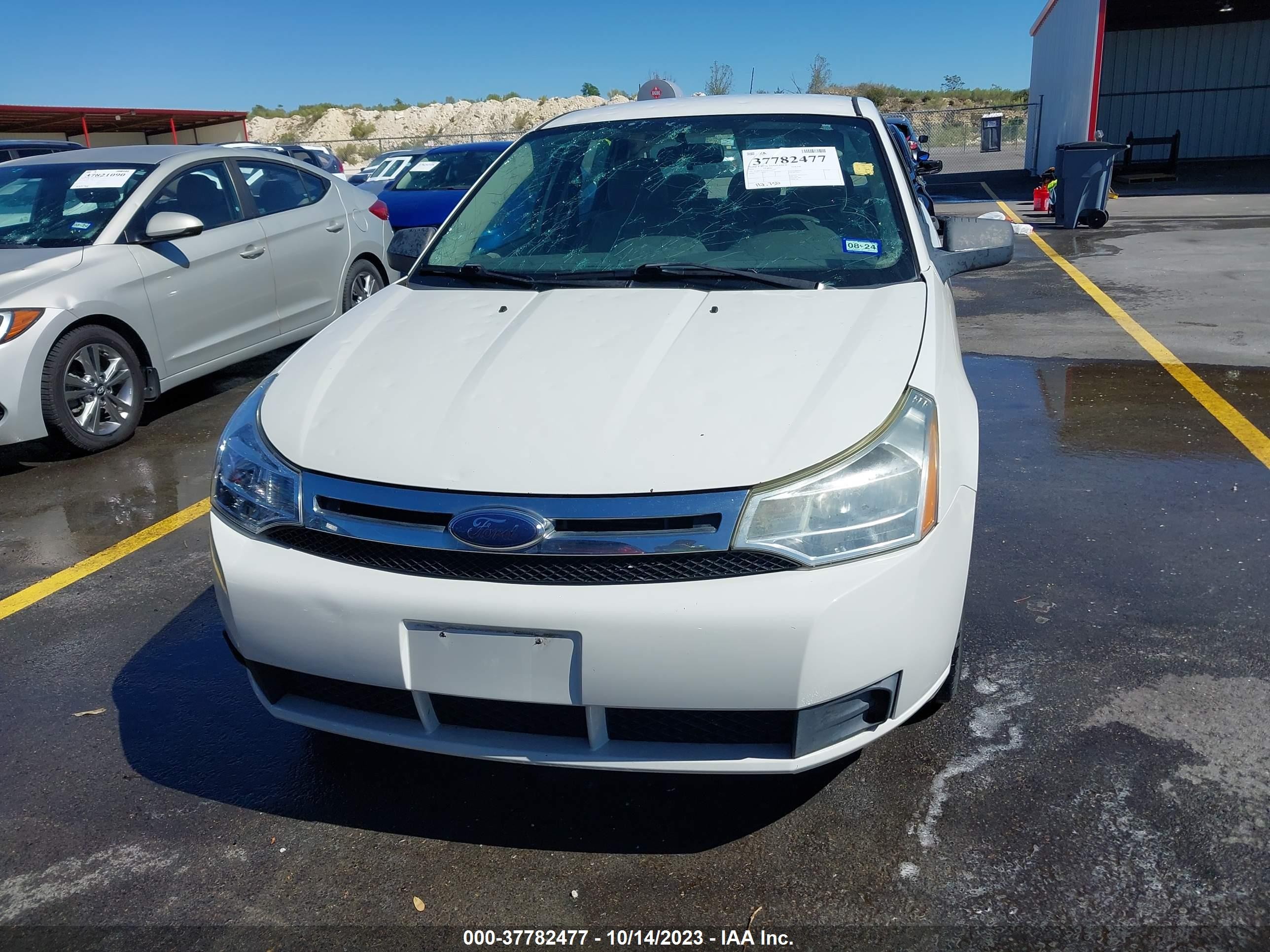 Photo 11 VIN: 1FAHP3EN5AW116514 - FORD FOCUS 