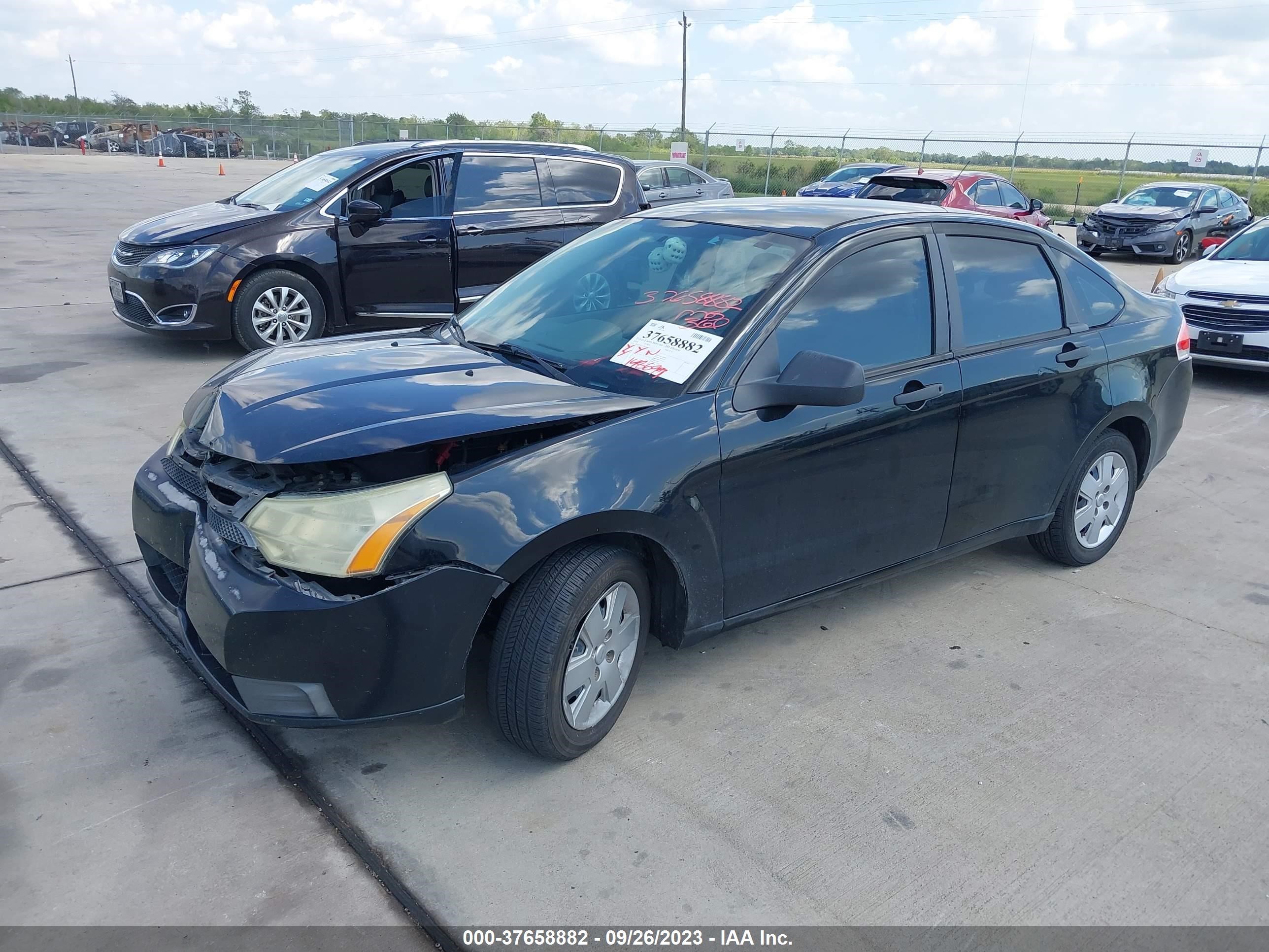 Photo 1 VIN: 1FAHP3EN5AW268857 - FORD FOCUS 