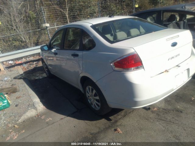 Photo 2 VIN: 1FAHP3EN7AW108091 - FORD FOCUS 