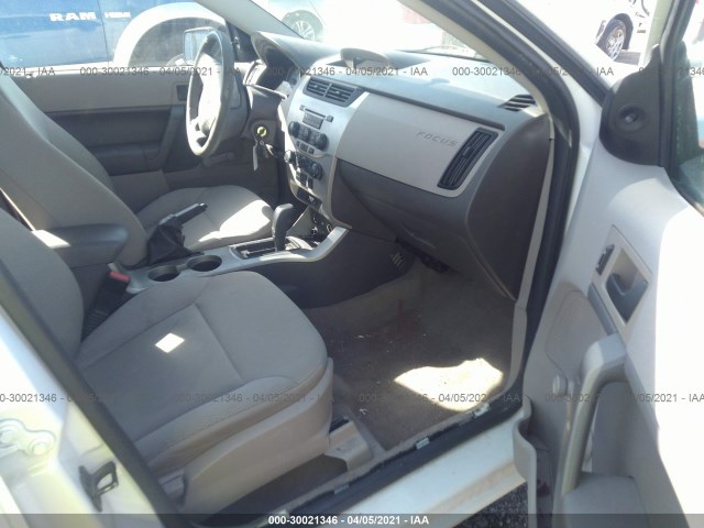 Photo 4 VIN: 1FAHP3ENXBW141247 - FORD FOCUS 