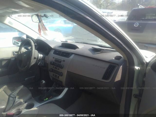 Photo 4 VIN: 1FAHP3ENXBW150272 - FORD FOCUS 