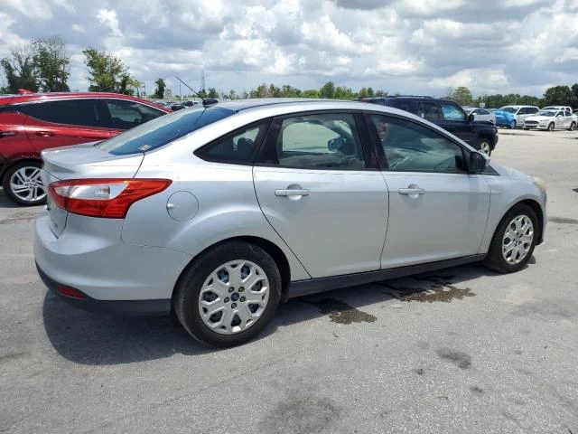 Photo 2 VIN: 1FAHP3F20CL105820 - FORD FOCUS SE 