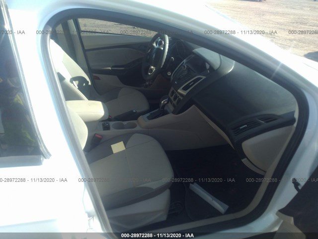 Photo 4 VIN: 1FAHP3F21CL227862 - FORD FOCUS 