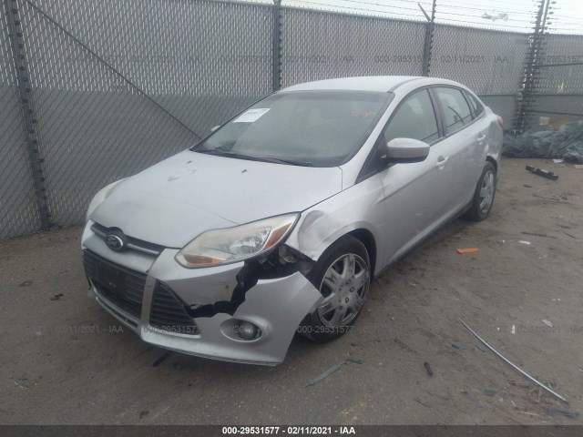 Photo 1 VIN: 1FAHP3F21CL451018 - FORD FOCUS 