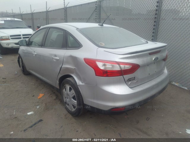 Photo 2 VIN: 1FAHP3F21CL451018 - FORD FOCUS 