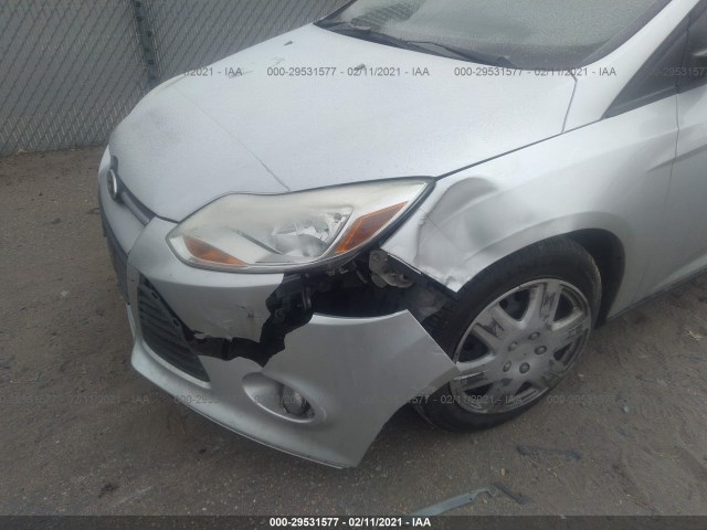 Photo 5 VIN: 1FAHP3F21CL451018 - FORD FOCUS 