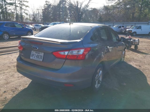 Photo 3 VIN: 1FAHP3F22CL172581 - FORD FOCUS 