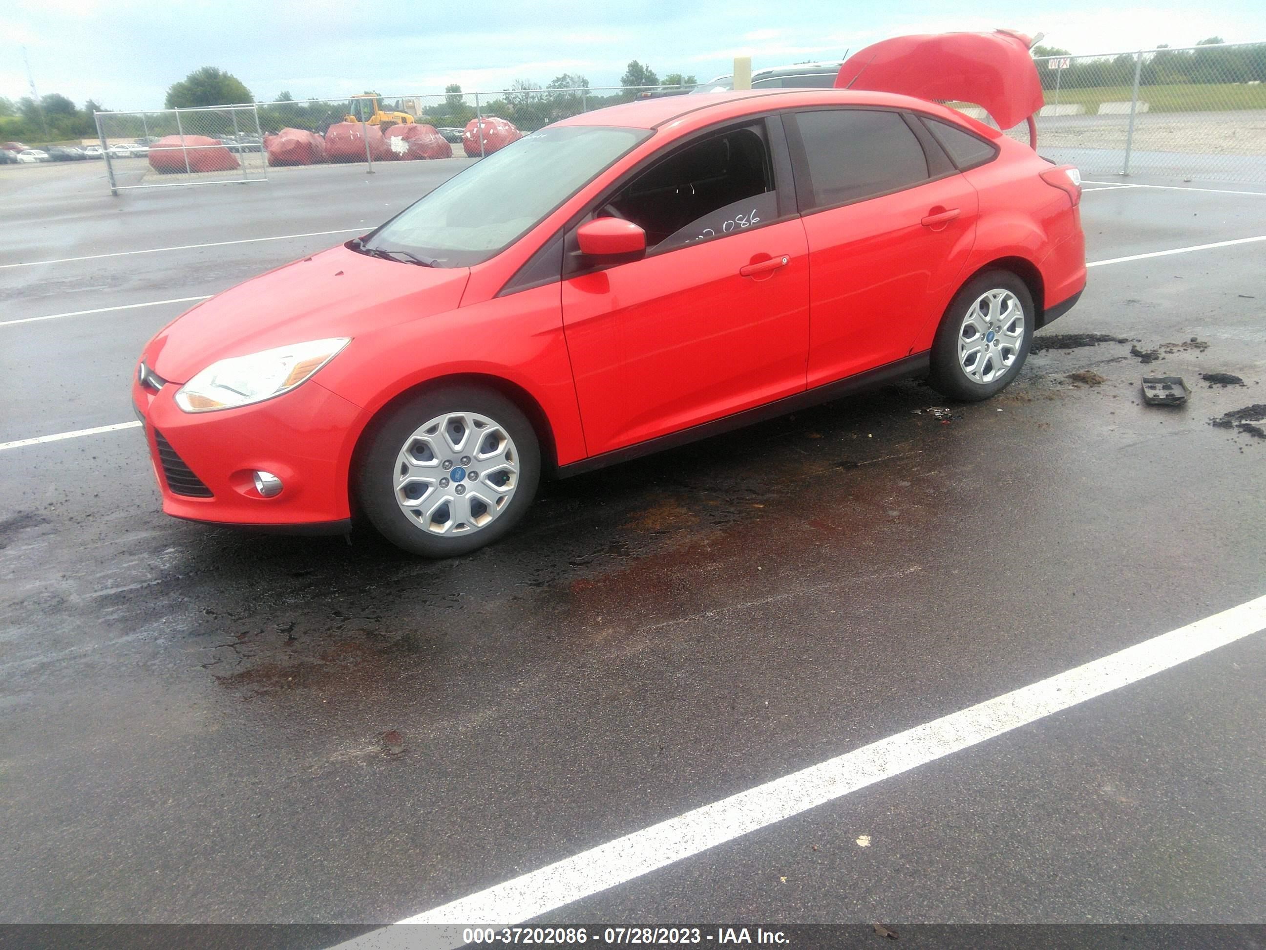 Photo 1 VIN: 1FAHP3F22CL184018 - FORD FOCUS 