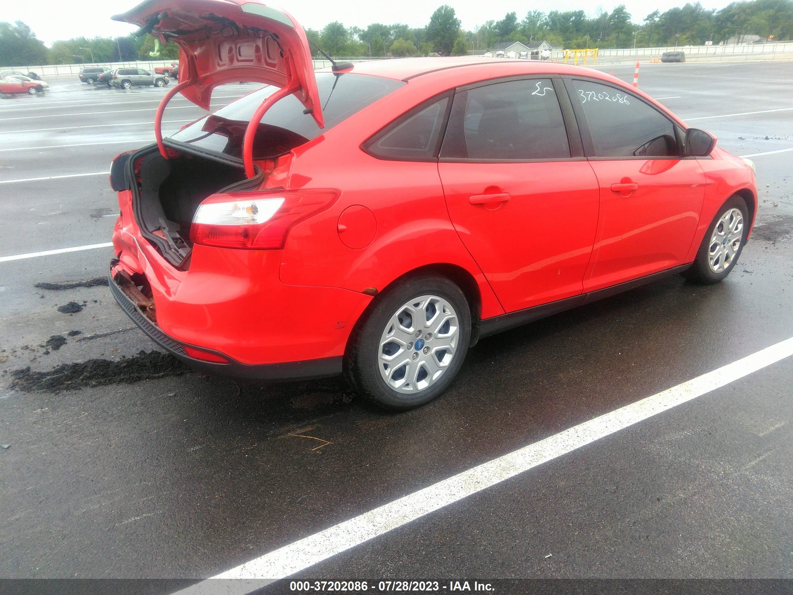 Photo 3 VIN: 1FAHP3F22CL184018 - FORD FOCUS 