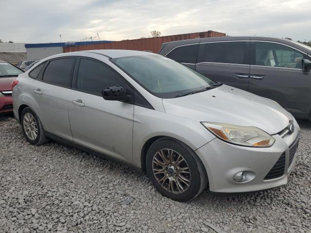 Photo 3 VIN: 1FAHP3F23CL132882 - FORD FOCUS SE 