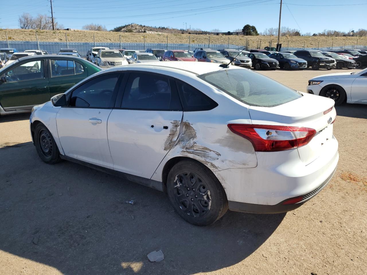 Photo 1 VIN: 1FAHP3F23CL332046 - FORD FOCUS 