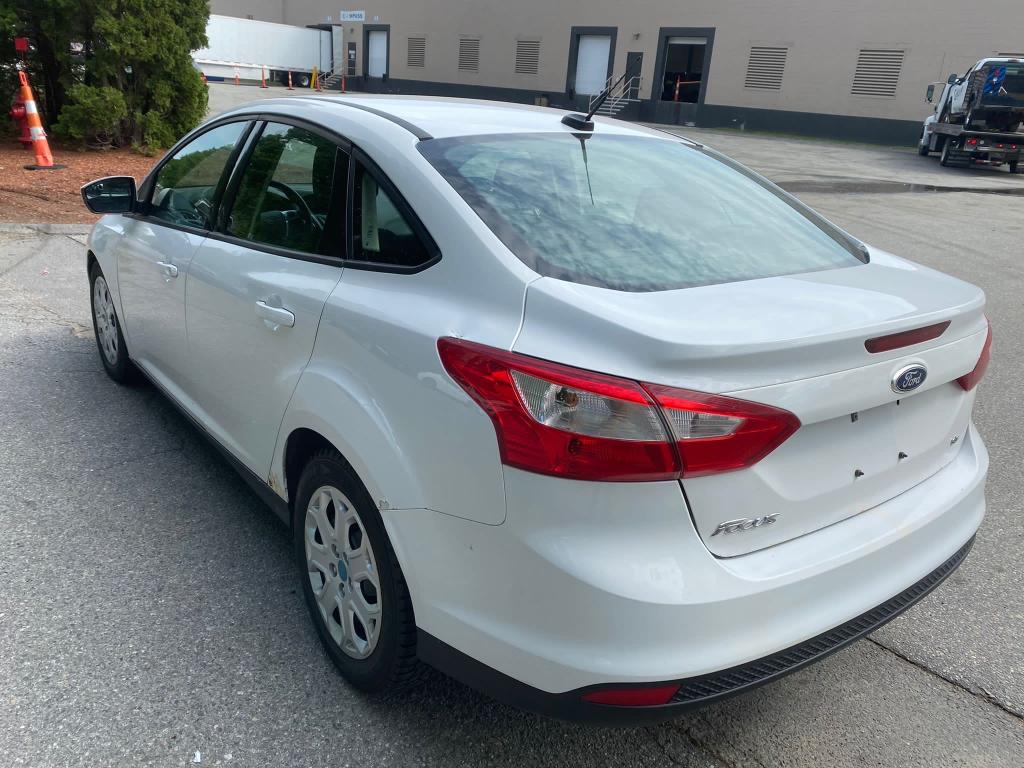 Photo 2 VIN: 1FAHP3F23CL359635 - FORD FOCUS SE 