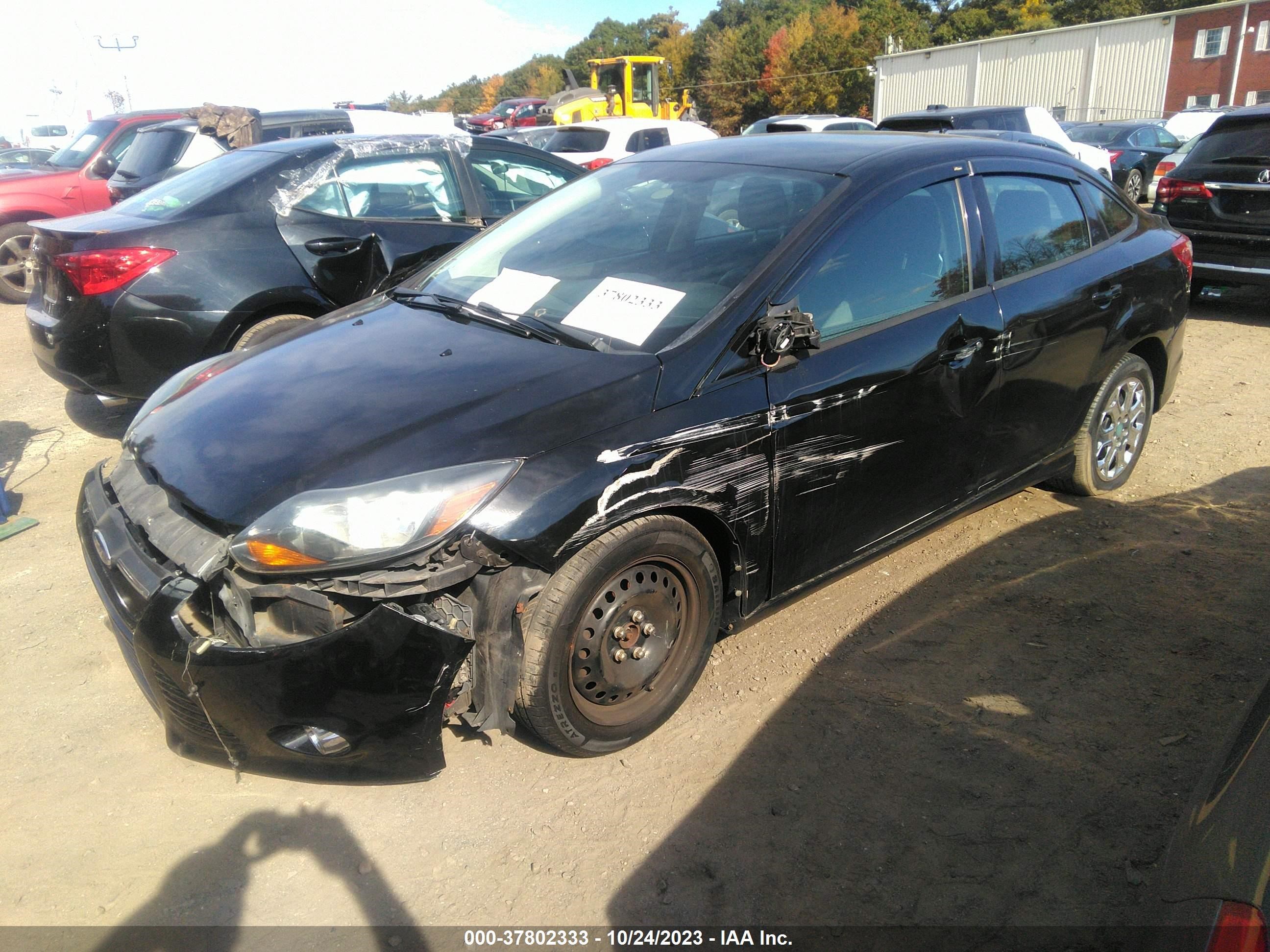 Photo 1 VIN: 1FAHP3F23CL369548 - FORD FOCUS 