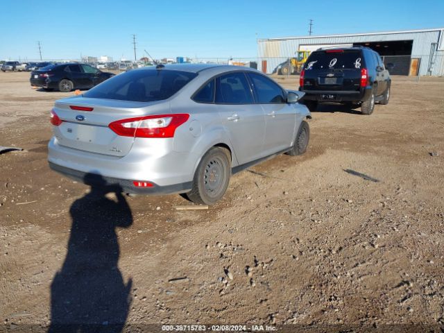 Photo 3 VIN: 1FAHP3F23CL387399 - FORD FOCUS 