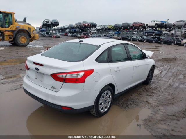 Photo 3 VIN: 1FAHP3F23CL394109 - FORD FOCUS 