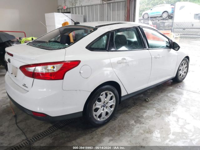 Photo 3 VIN: 1FAHP3F23CL454776 - FORD FOCUS 