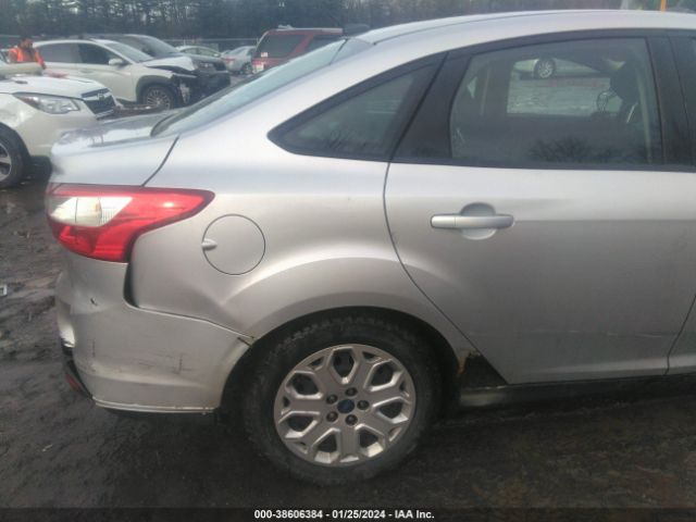 Photo 5 VIN: 1FAHP3F24CL276201 - FORD FOCUS 