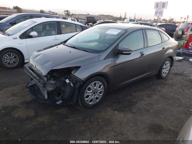 Photo 1 VIN: 1FAHP3F24CL294262 - FORD FOCUS 