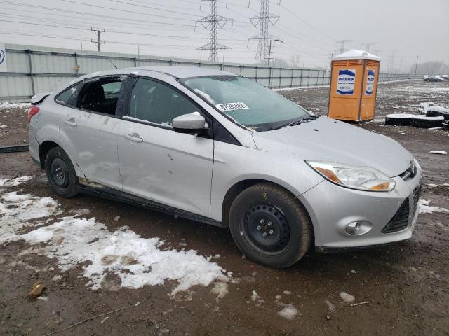 Photo 3 VIN: 1FAHP3F24CL323565 - FORD FOCUS SE 