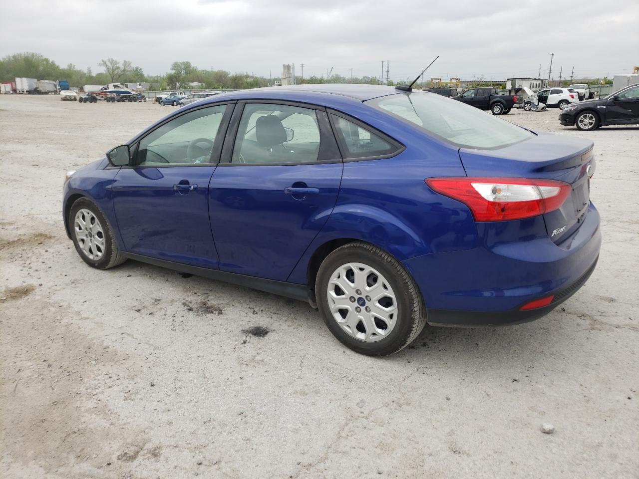 Photo 1 VIN: 1FAHP3F24CL365668 - FORD FOCUS SE 