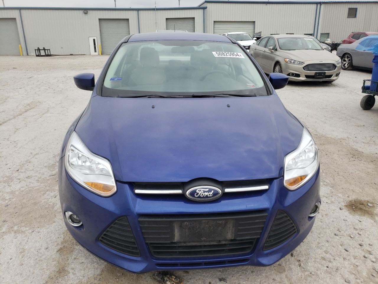 Photo 4 VIN: 1FAHP3F24CL365668 - FORD FOCUS SE 