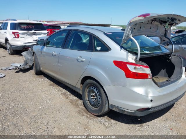 Photo 2 VIN: 1FAHP3F24CL469867 - FORD FOCUS 