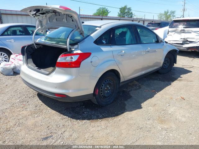 Photo 3 VIN: 1FAHP3F24CL469867 - FORD FOCUS 