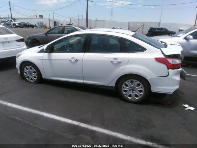 Photo 2 VIN: 1FAHP3F25CL267863 - FORD FOCUS 