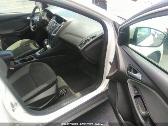 Photo 4 VIN: 1FAHP3F25CL267863 - FORD FOCUS 