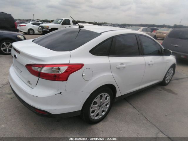 Photo 3 VIN: 1FAHP3F25CL370846 - FORD FOCUS 