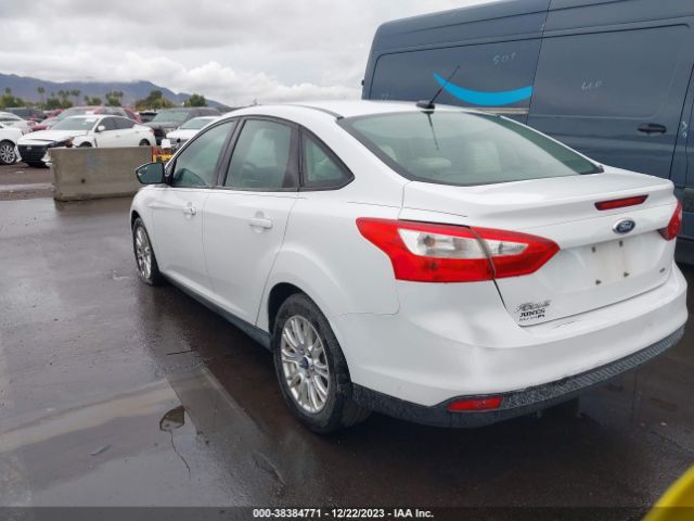 Photo 2 VIN: 1FAHP3F25CL372855 - FORD FOCUS 