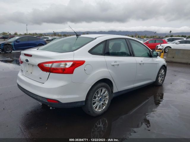 Photo 3 VIN: 1FAHP3F25CL372855 - FORD FOCUS 