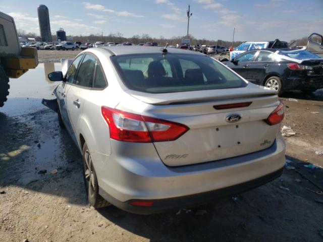 Photo 2 VIN: 1FAHP3F25CL392667 - FORD FOCUS SE 