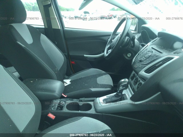 Photo 4 VIN: 1FAHP3F25CL475371 - FORD FOCUS 