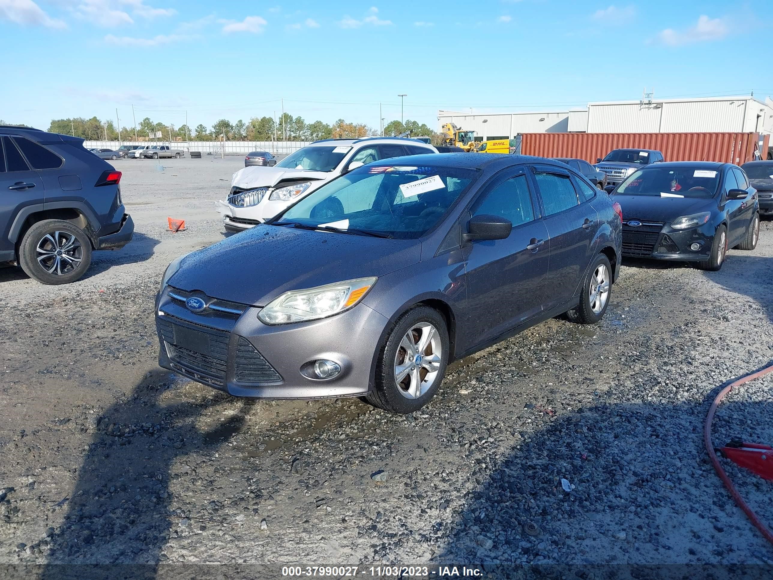 Photo 1 VIN: 1FAHP3F26CL134058 - FORD FOCUS 