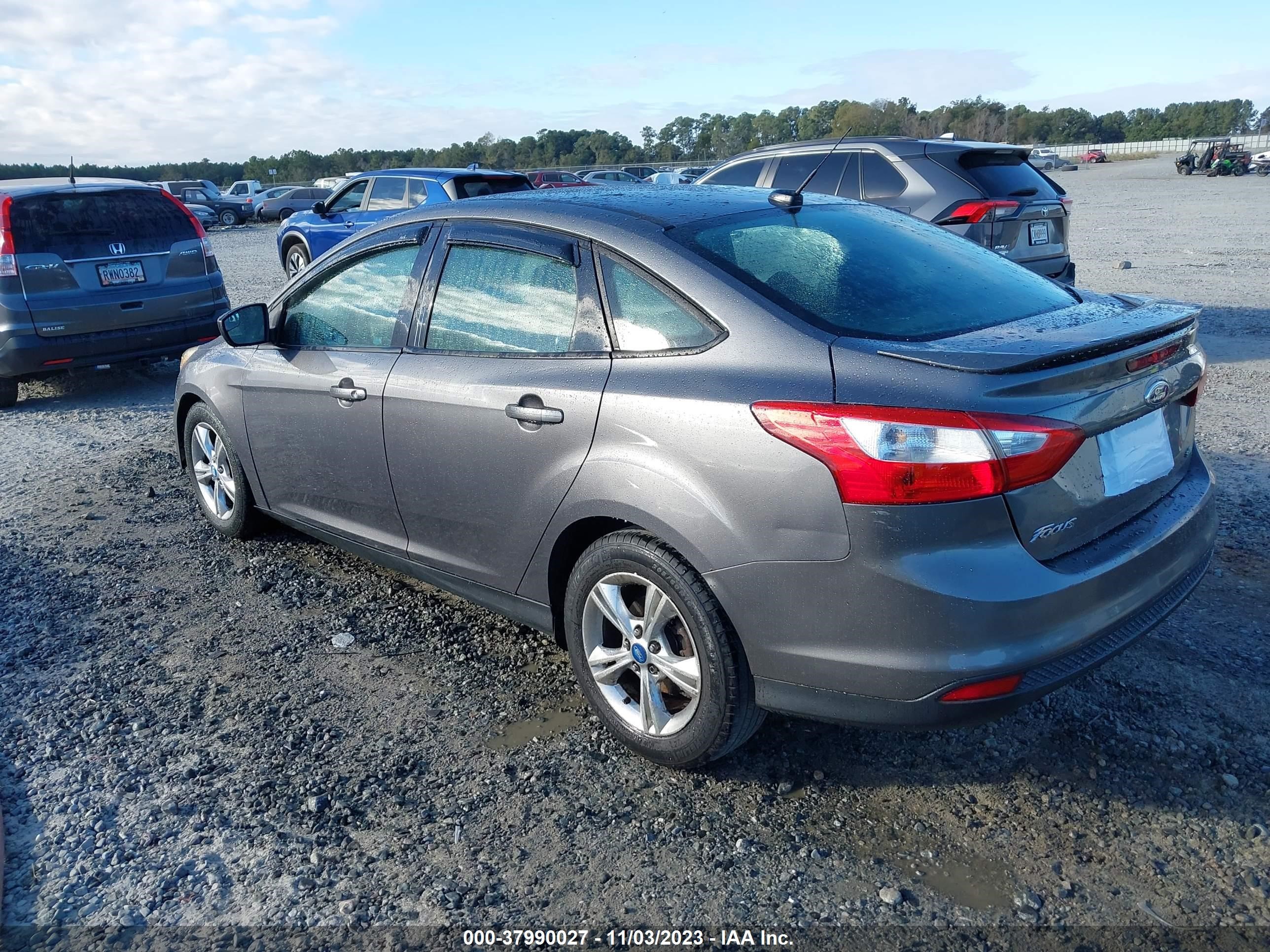 Photo 2 VIN: 1FAHP3F26CL134058 - FORD FOCUS 