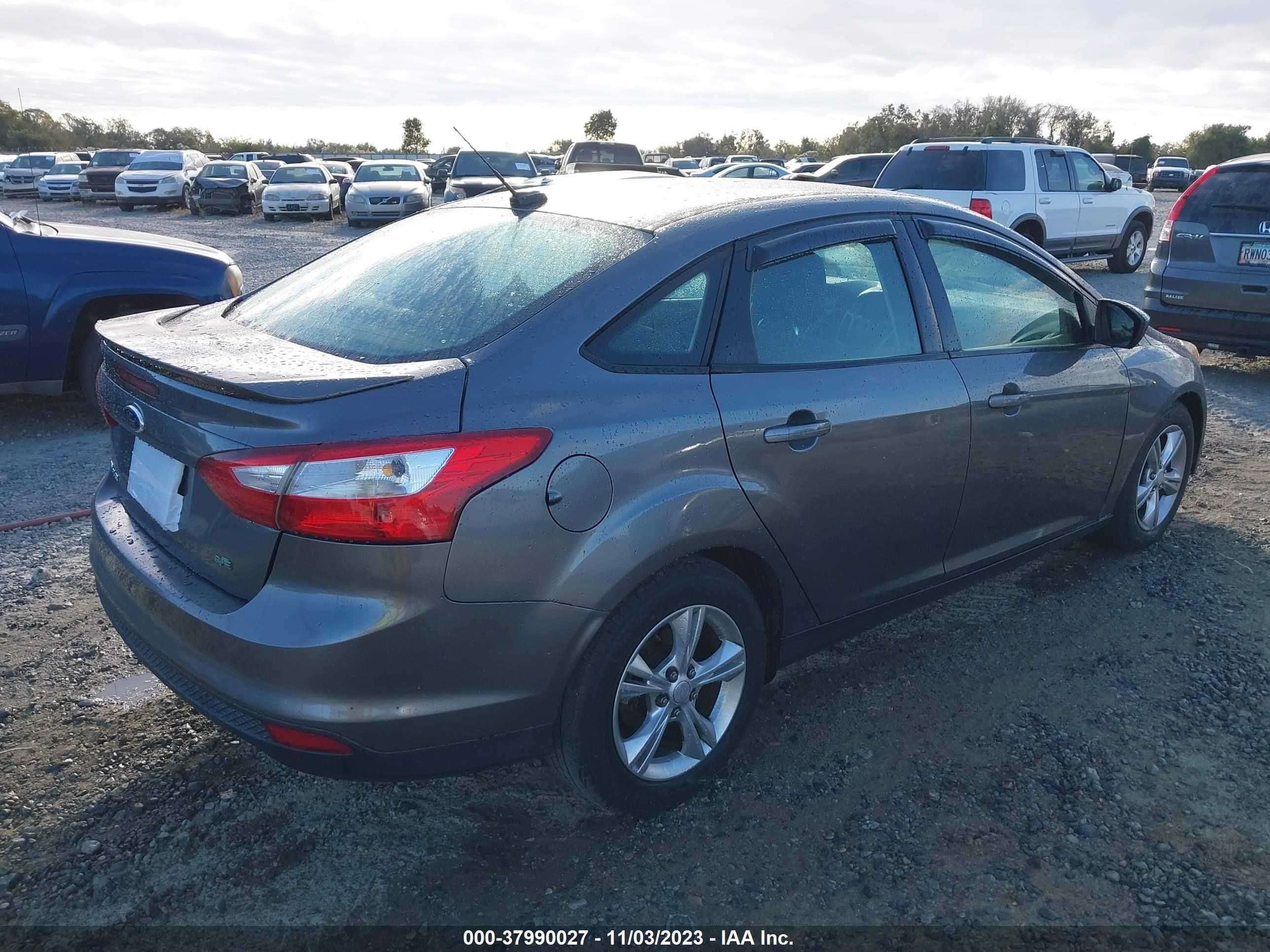 Photo 3 VIN: 1FAHP3F26CL134058 - FORD FOCUS 