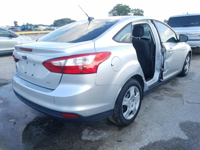 Photo 3 VIN: 1FAHP3F26CL204996 - FORD FOCUS SE 