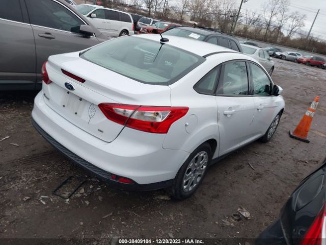 Photo 3 VIN: 1FAHP3F26CL233768 - FORD FOCUS 