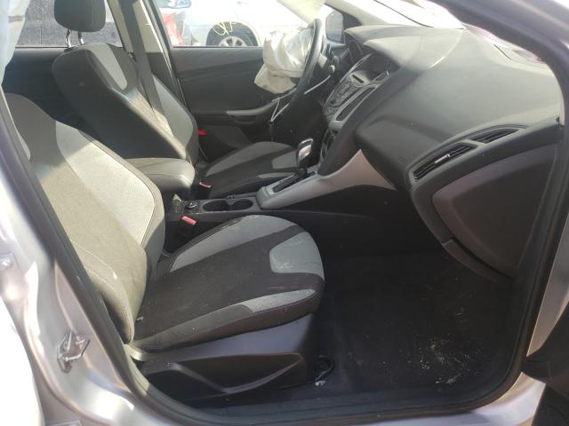 Photo 4 VIN: 1FAHP3F26CL321171 - FORD FOCUS SE 