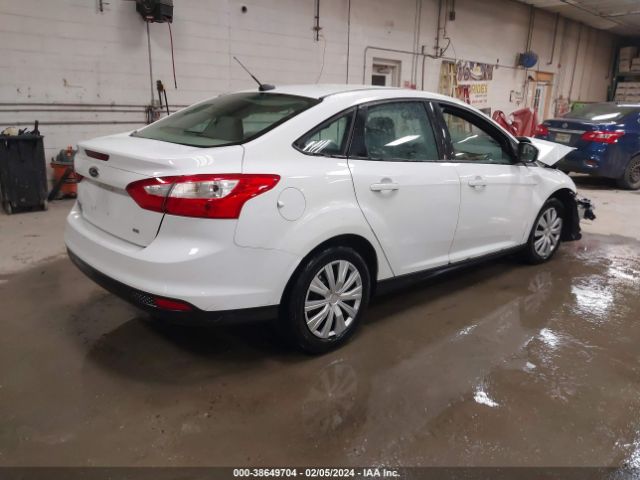 Photo 3 VIN: 1FAHP3F26CL380673 - FORD FOCUS 