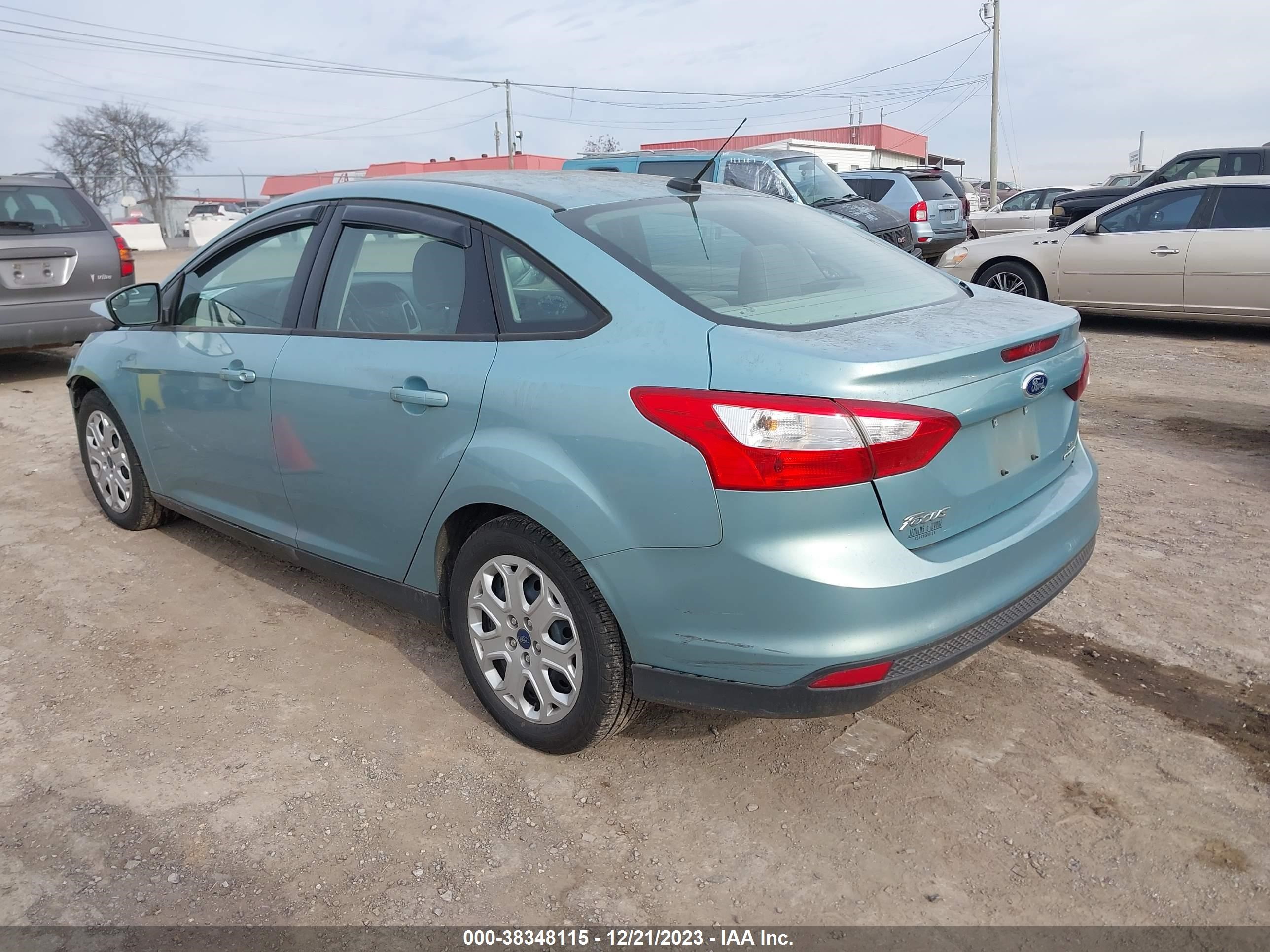 Photo 2 VIN: 1FAHP3F26CL390166 - FORD FOCUS 