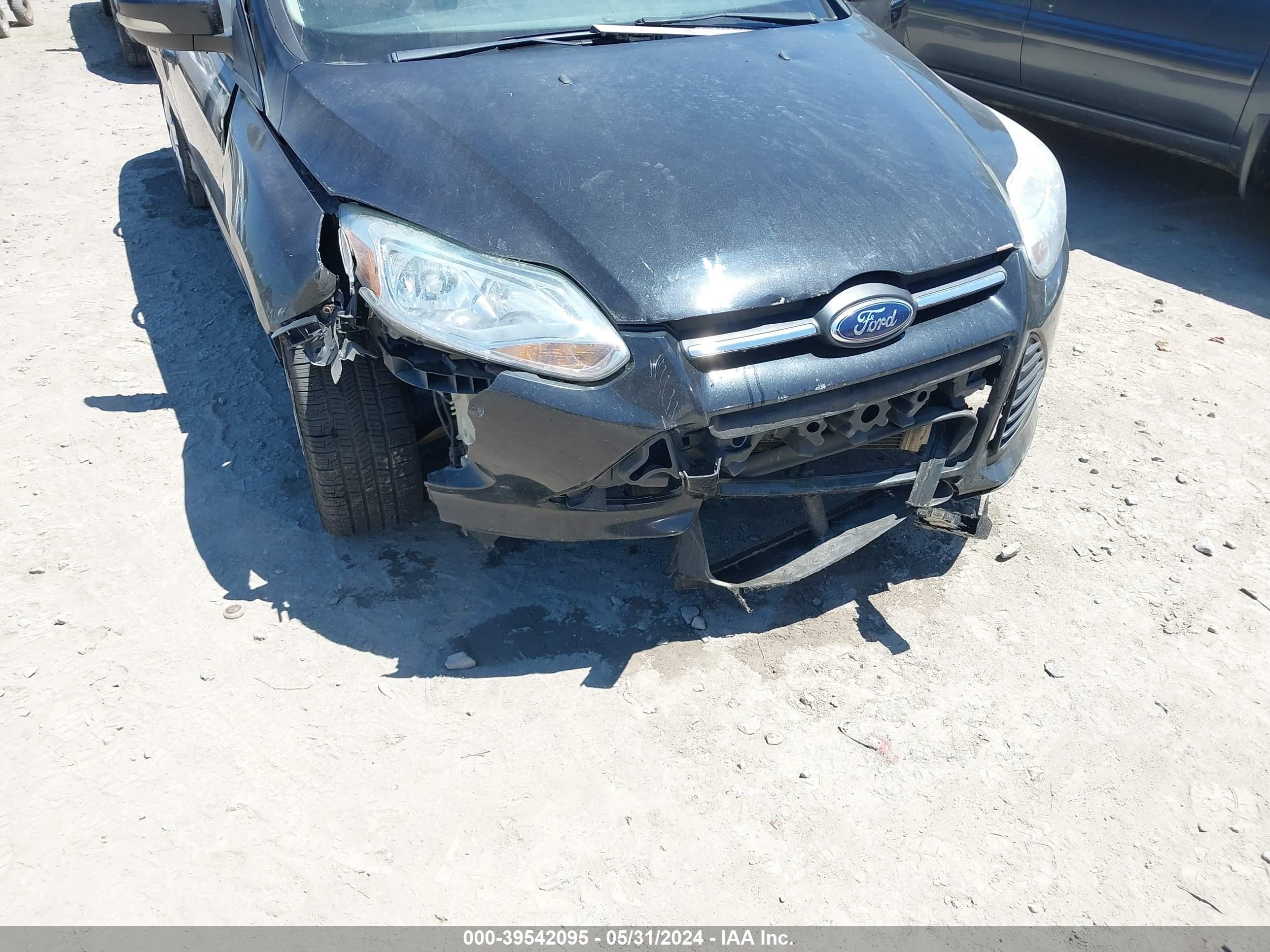 Photo 5 VIN: 1FAHP3F26CL474875 - FORD FOCUS 